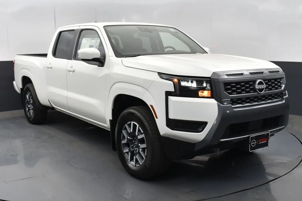 2026 Nissan Frontier SV photo 1