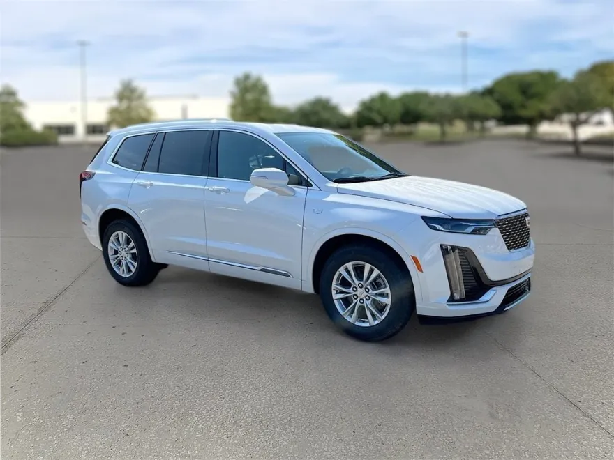 2025 Cadillac XT6 Luxury photo 1