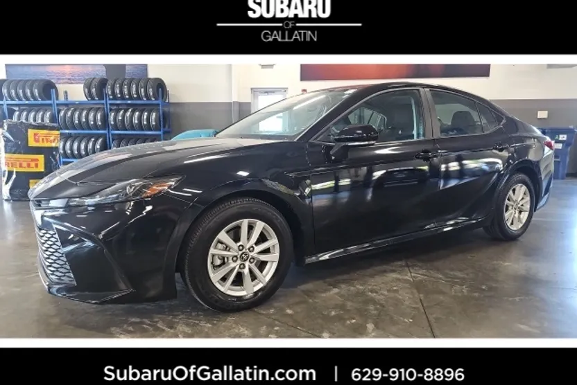 2025 Toyota Camry LE photo 1