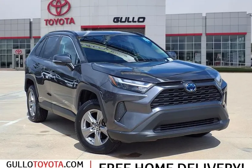 2024 Toyota RAV4 Hybrid XLE photo 1