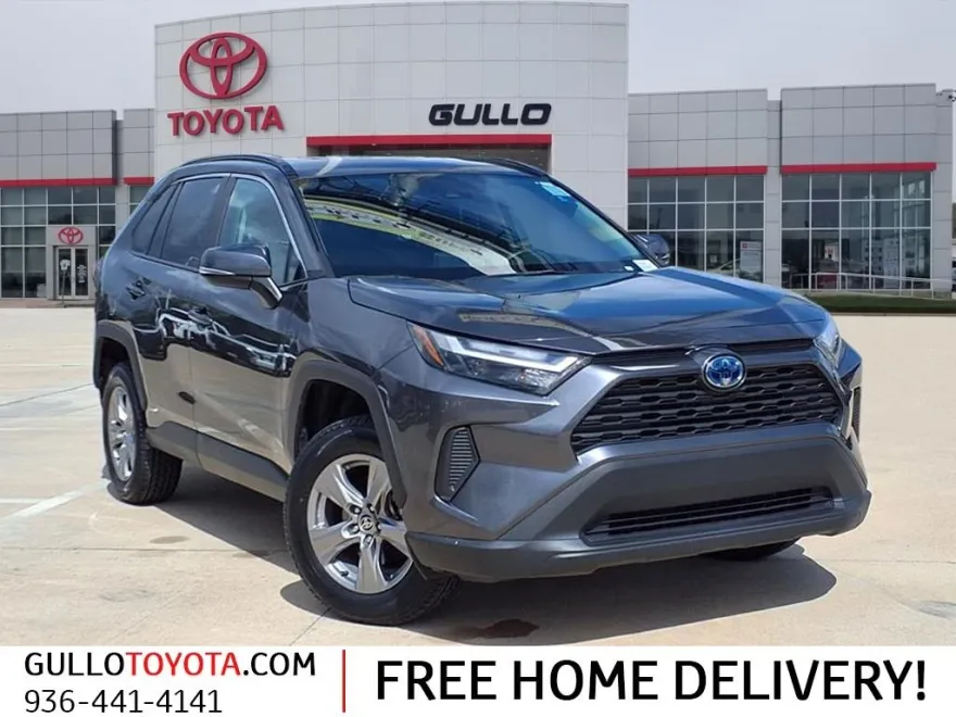 2024 Toyota RAV4 Hybrid XLE photo 1