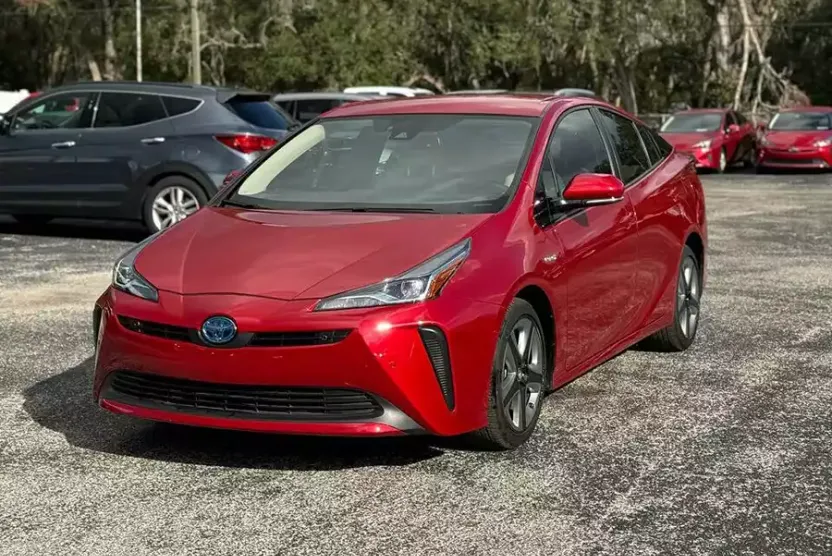 2019 Toyota Prius XLE photo 1