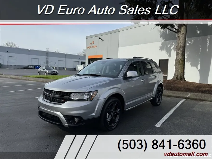 2020 Dodge Journey Crossroad photo 1
