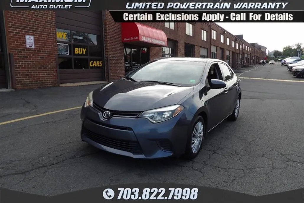 2016 Toyota Corolla LE photo 1