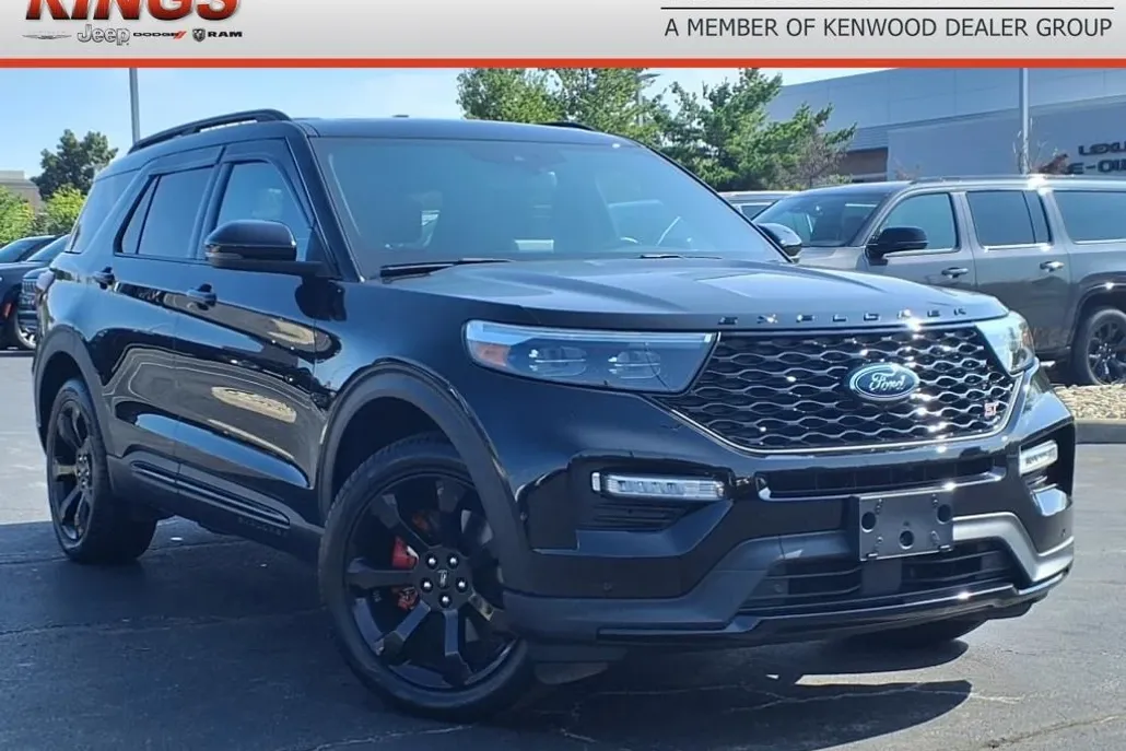 2023 Ford Explorer ST photo 1