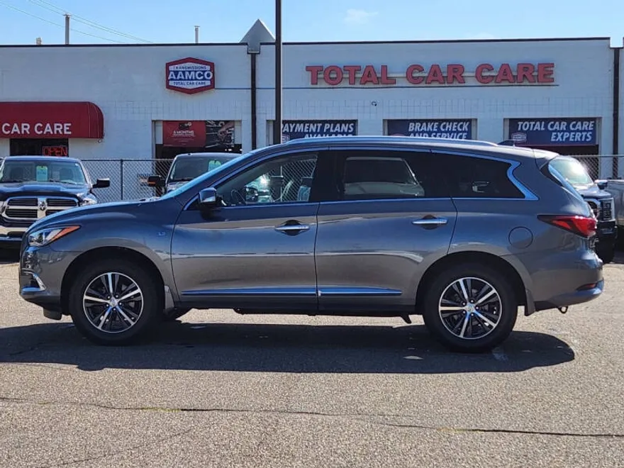 2017 Infiniti QX60 photo 1