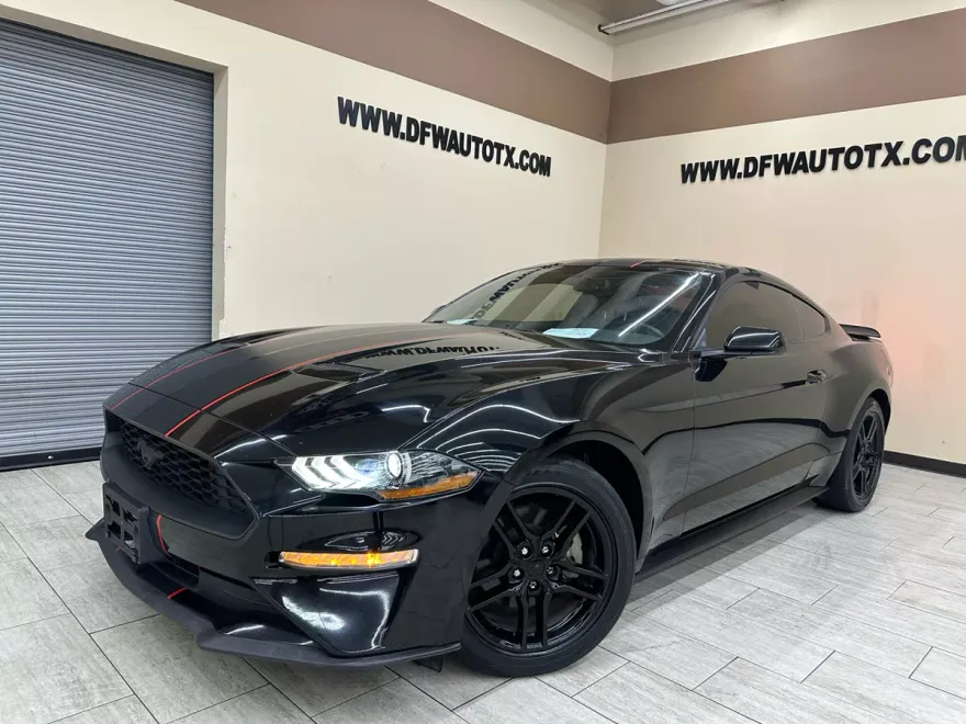 2020 Ford Mustang EcoBoost photo 1