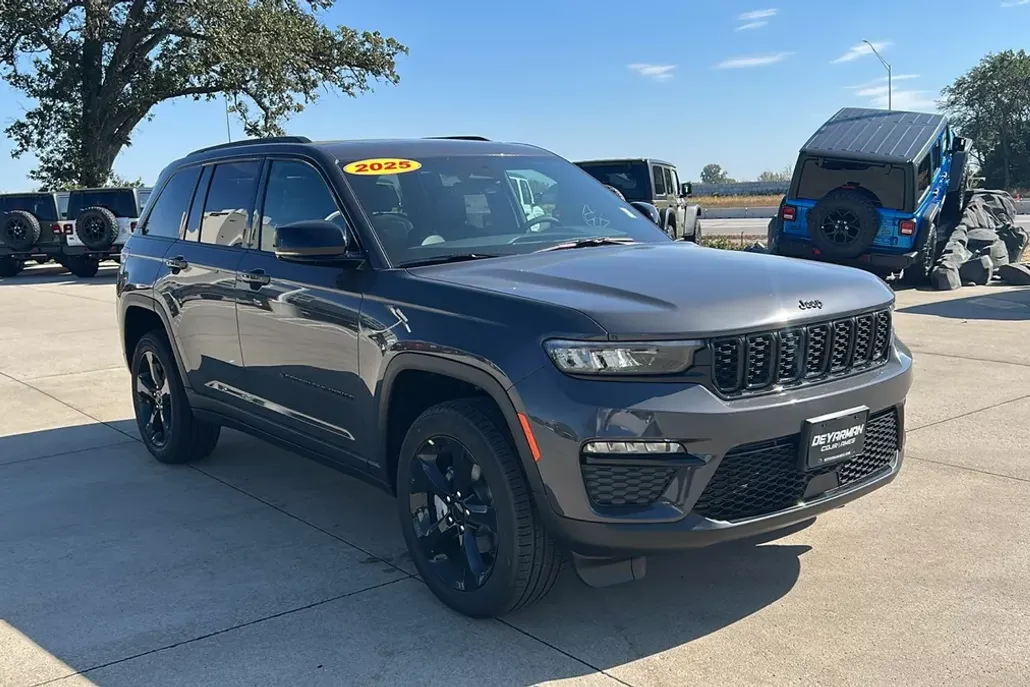 2025 Jeep Grand Cherokee Limited photo 1