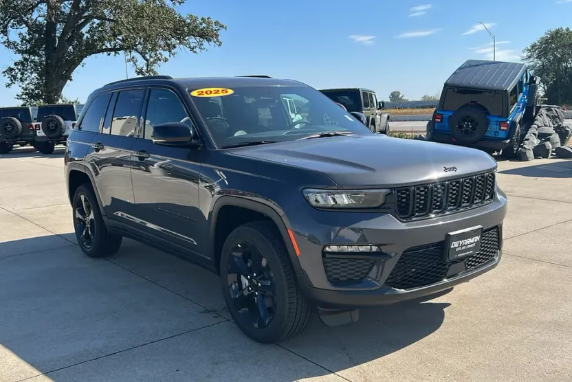 2025 Jeep Grand Cherokee Limited photo 1