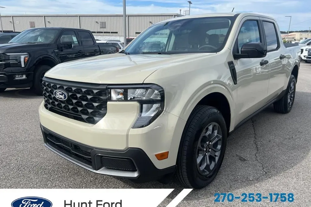 2025 Ford Maverick XLT photo 1