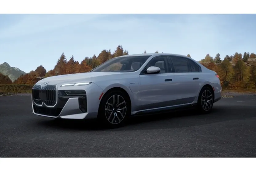 2026 Bmw 750e photo 1