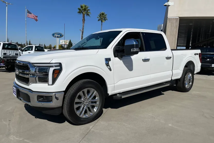2025 Ford F-150 Lariat photo 1