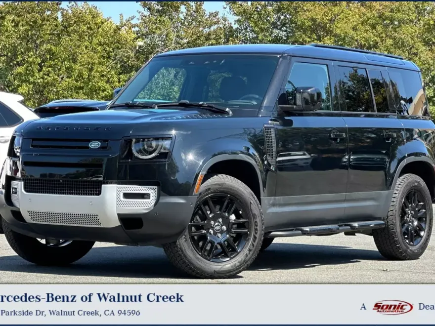 2024 Land Rover Defender 110 S photo 1