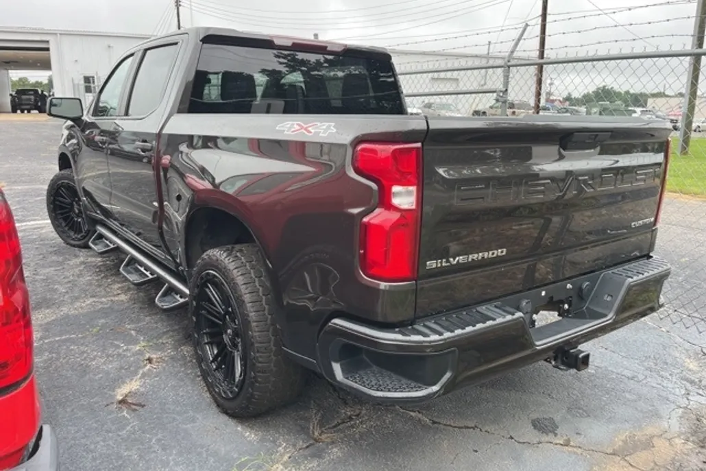 2021 Chevrolet Silverado 1500 Custom photo 1
