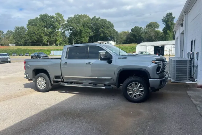 2024 Chevrolet Silverado 2500HD High Country photo 1