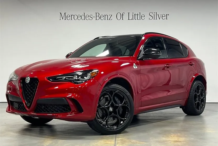 2024 Alfa Romeo Stelvio Quadrifoglio photo 1