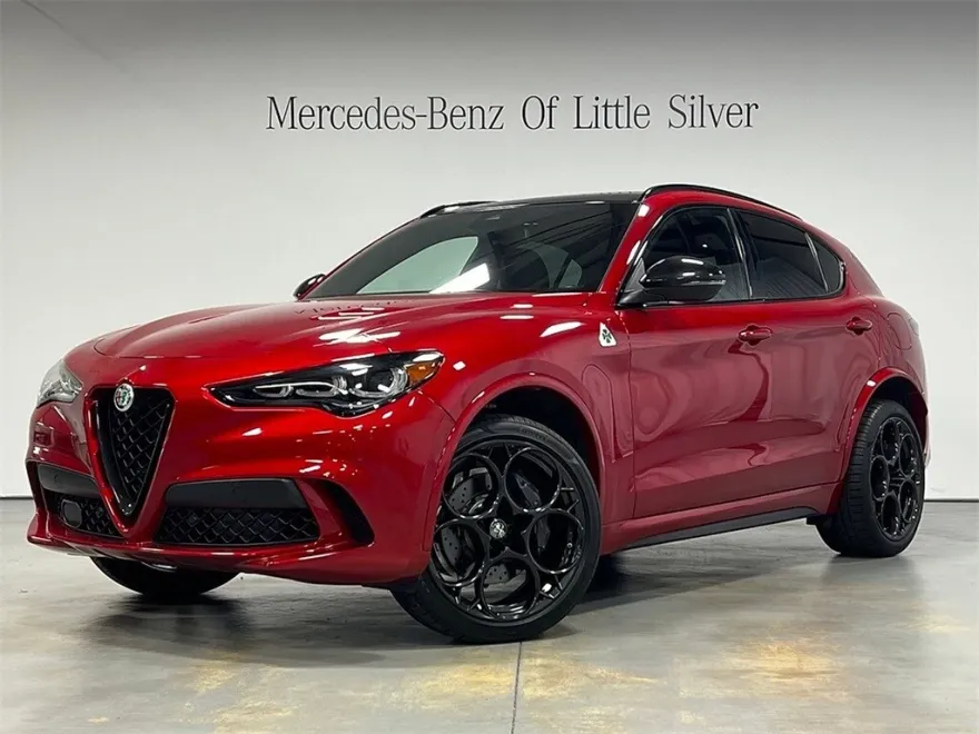 2024 Alfa Romeo Stelvio Quadrifoglio photo 1