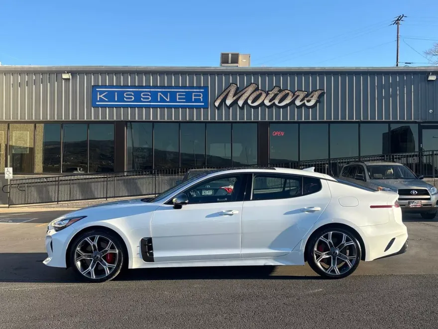 2021 Kia Stinger GT2 photo 1
