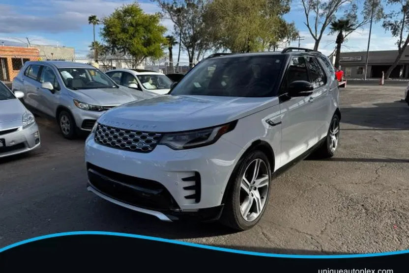 2023 Land Rover Discovery Metropolitan Edition photo 1