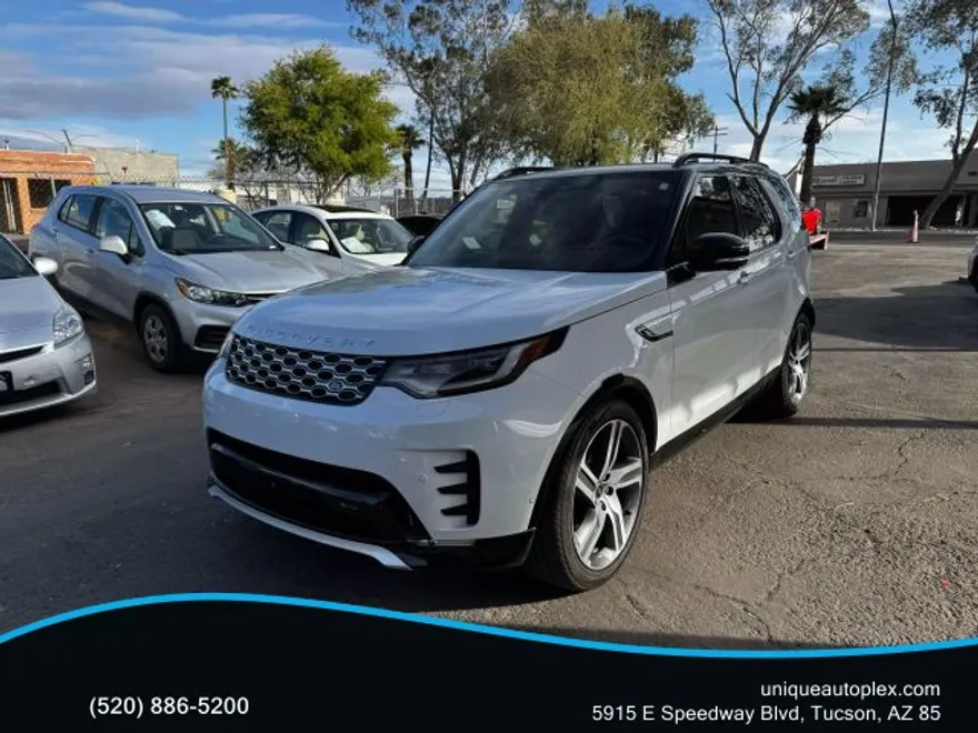 2023 Land Rover Discovery Metropolitan Edition photo 1
