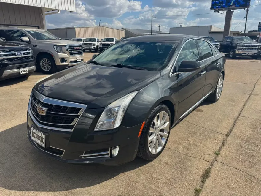 2016 Cadillac XTS Luxury photo 1