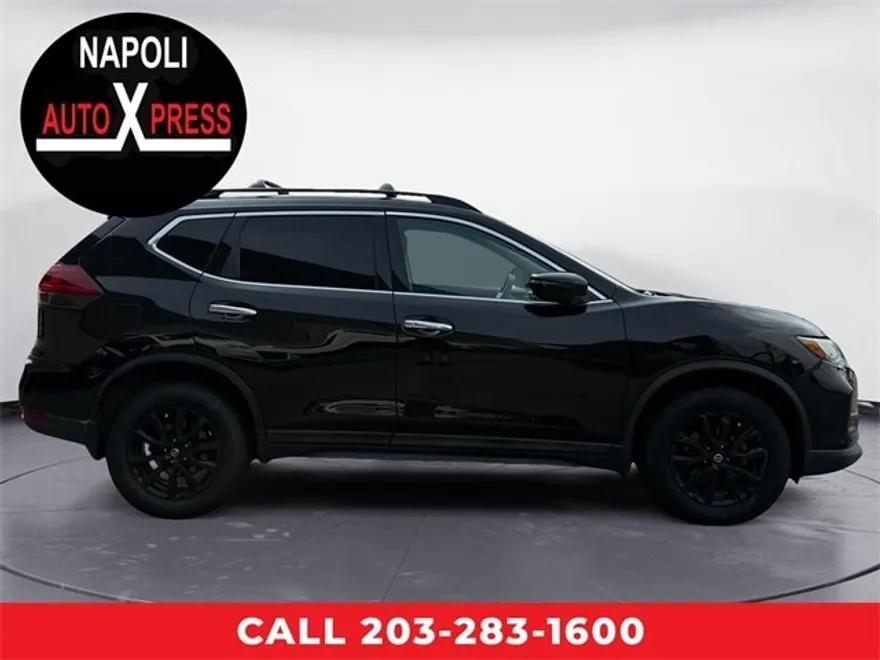 2018 Nissan Rogue SV photo 1