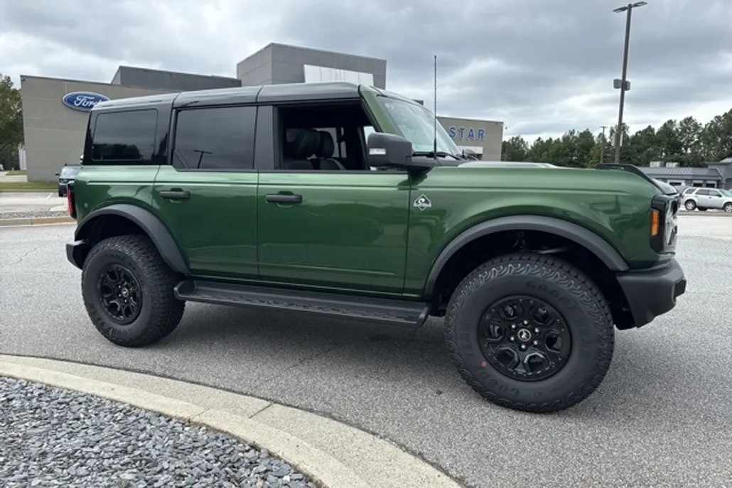 2025 Ford Bronco Outer Banks photo 1