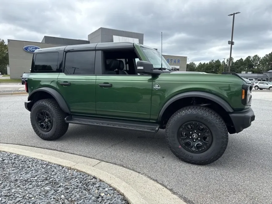 2025 Ford Bronco Outer Banks photo 1