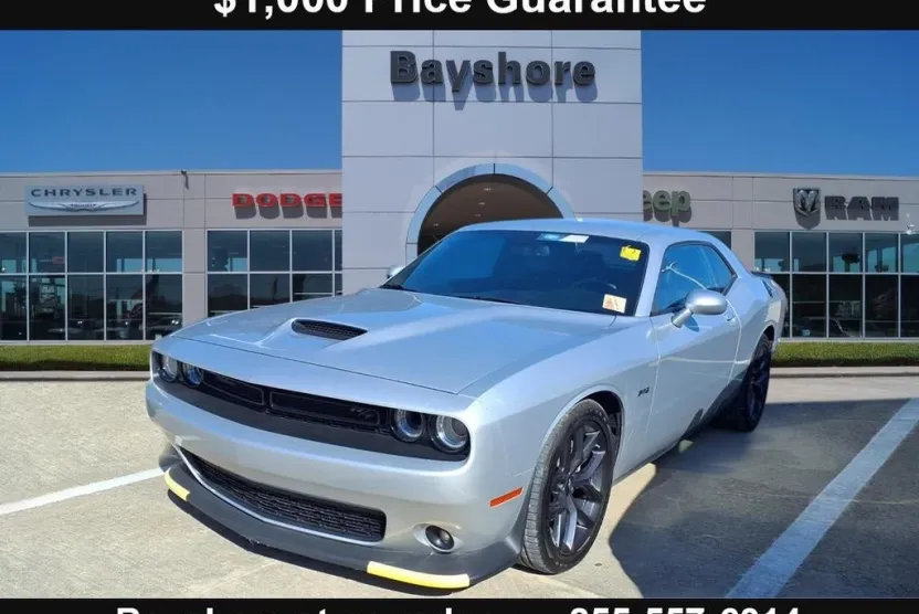 2023 Dodge Challenger R/T photo 1