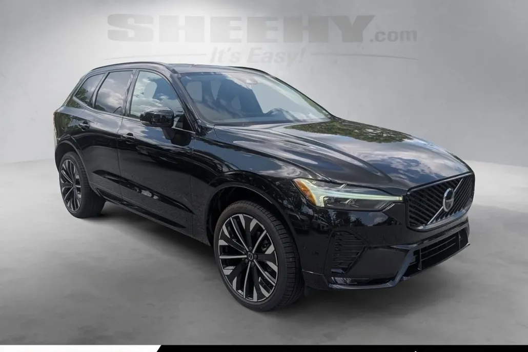 2026 Volvo XC60 B5 photo 1