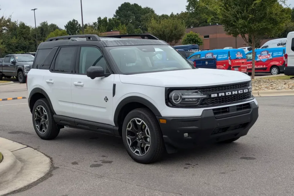 2025 Ford Bronco Sport Outer Banks photo 1