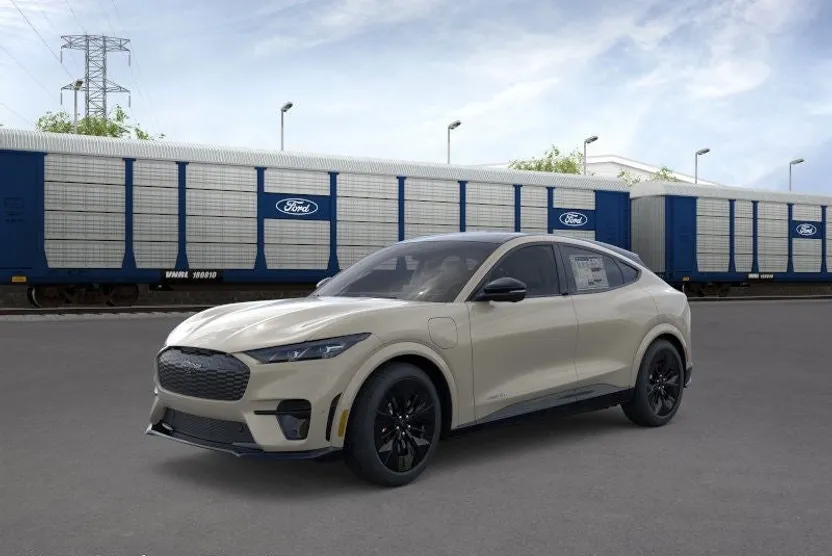 2025 Ford Mustang Mach-E GT photo 1