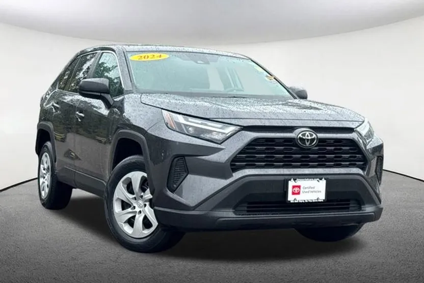 2024 Toyota RAV4 LE photo 1