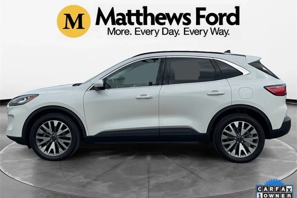 2022 Ford Escape Titanium photo 1