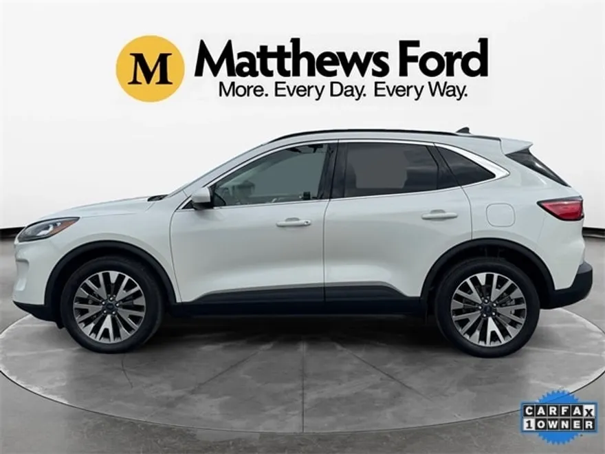2022 Ford Escape Titanium photo 1