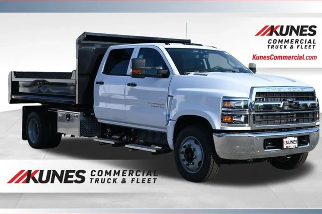 2024 Chevrolet Silverado 5500HD Work Truck photo 1