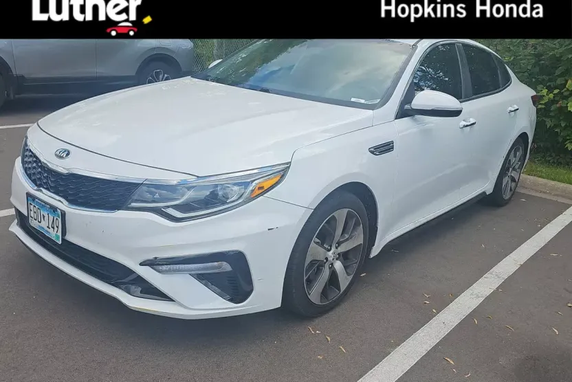 2019 Kia Optima S photo 1