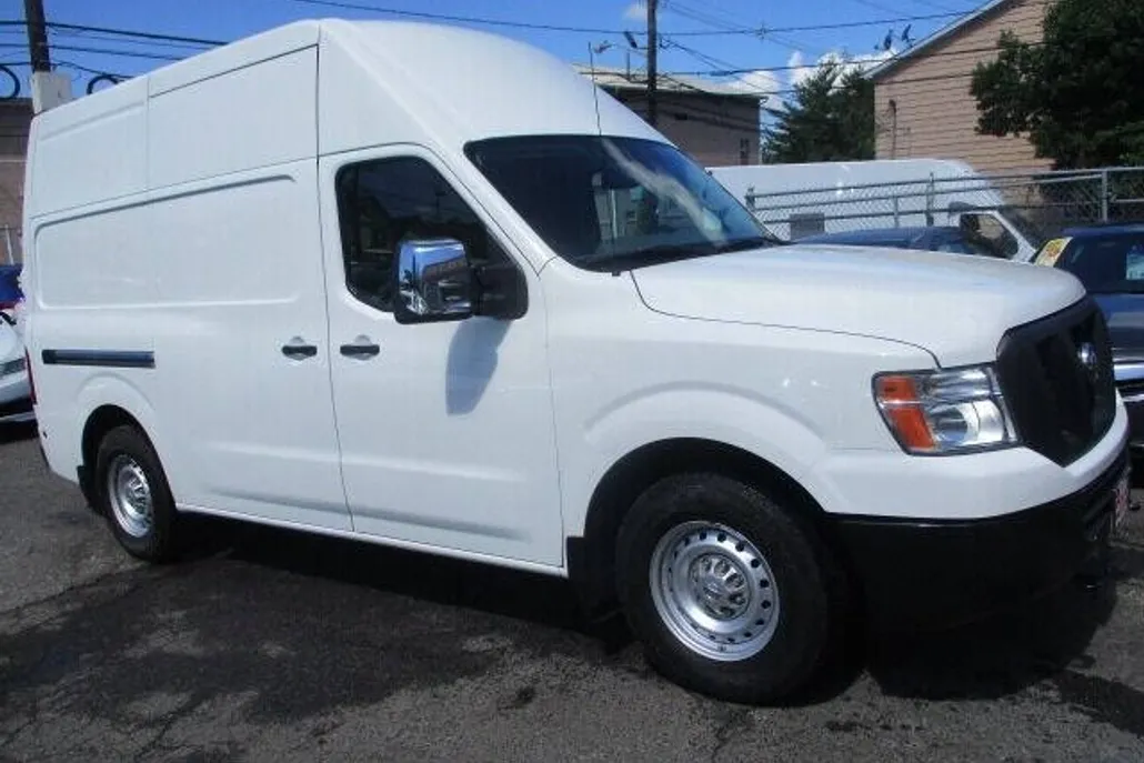 2016 Nissan NV2500 HD SV photo 1