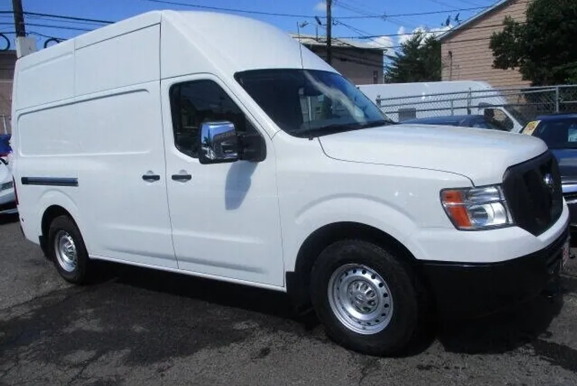 2016 Nissan NV2500 HD SV photo 1