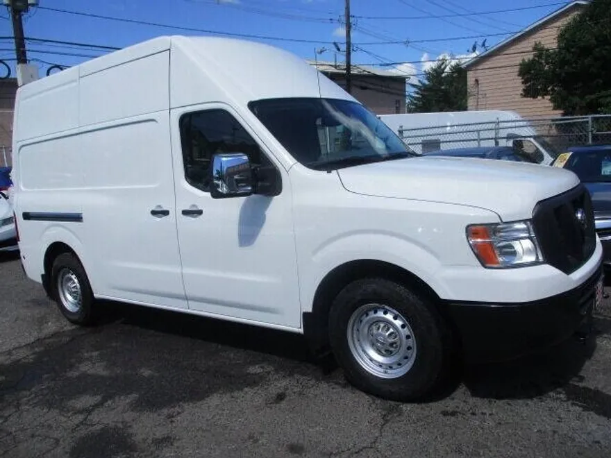 2016 Nissan NV2500 HD SV photo 1