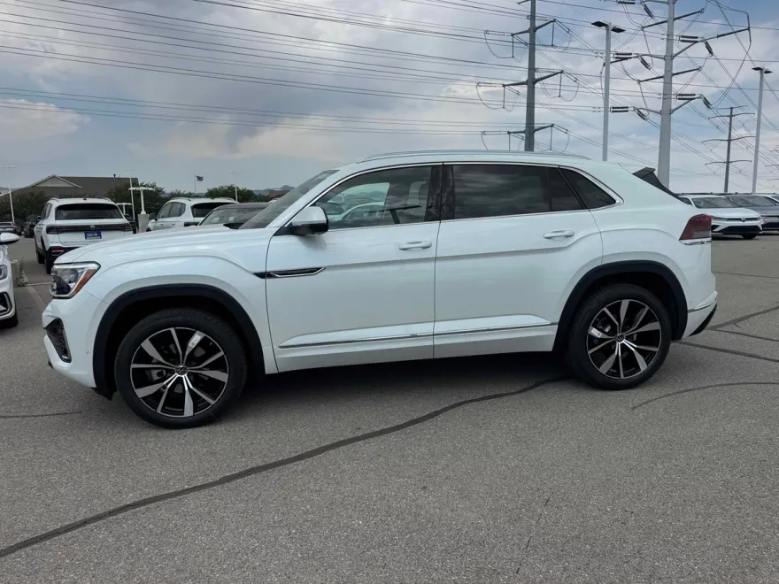2025 Volkswagen Atlas Cross Sport SEL Premium R-Line photo 1