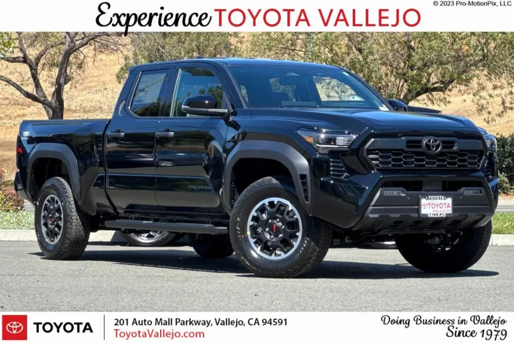 2025 Toyota Tacoma TRD Off-Road photo 1