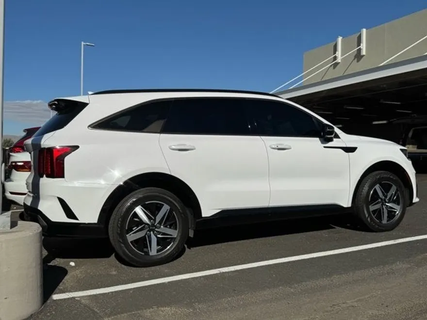 2021 Kia Sorento S photo 1