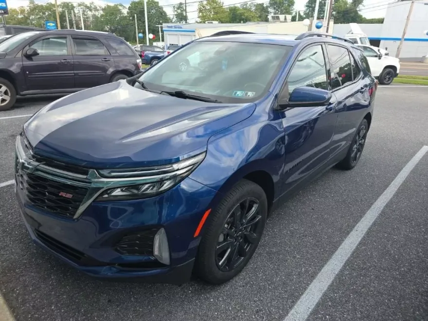 2022 Chevrolet Equinox RS photo 1