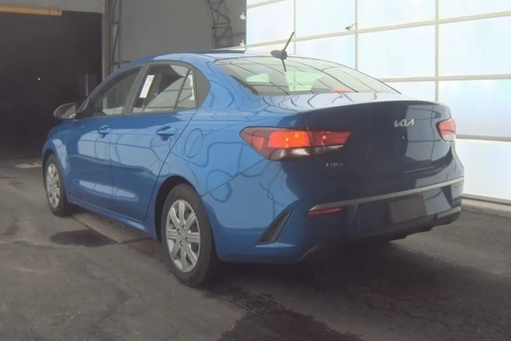 2023 Kia Rio S photo 1