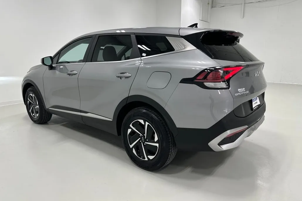 2023 Kia Sportage Hybrid LX photo 1