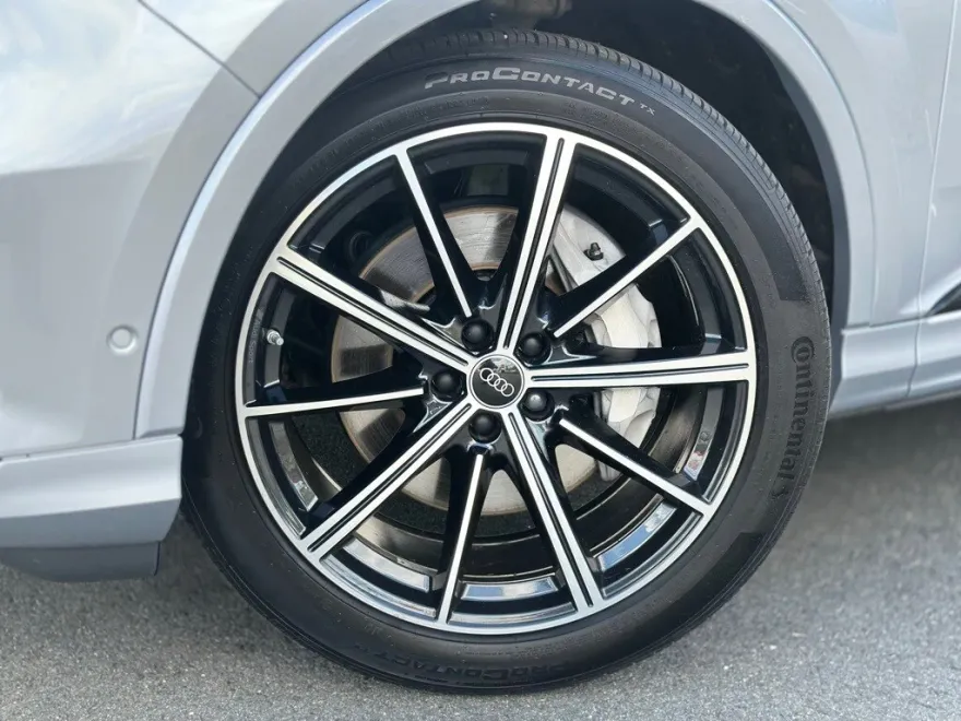 2022 Audi Q7 55 Prestige photo 1