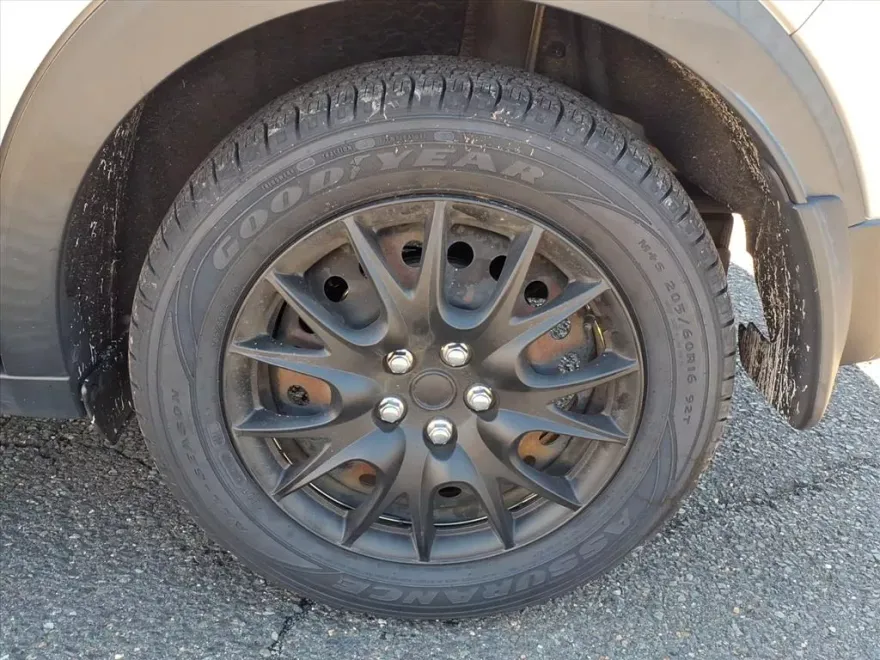 2018 Nissan Kicks S photo 1