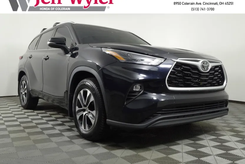2022 Toyota Highlander XLE photo 1