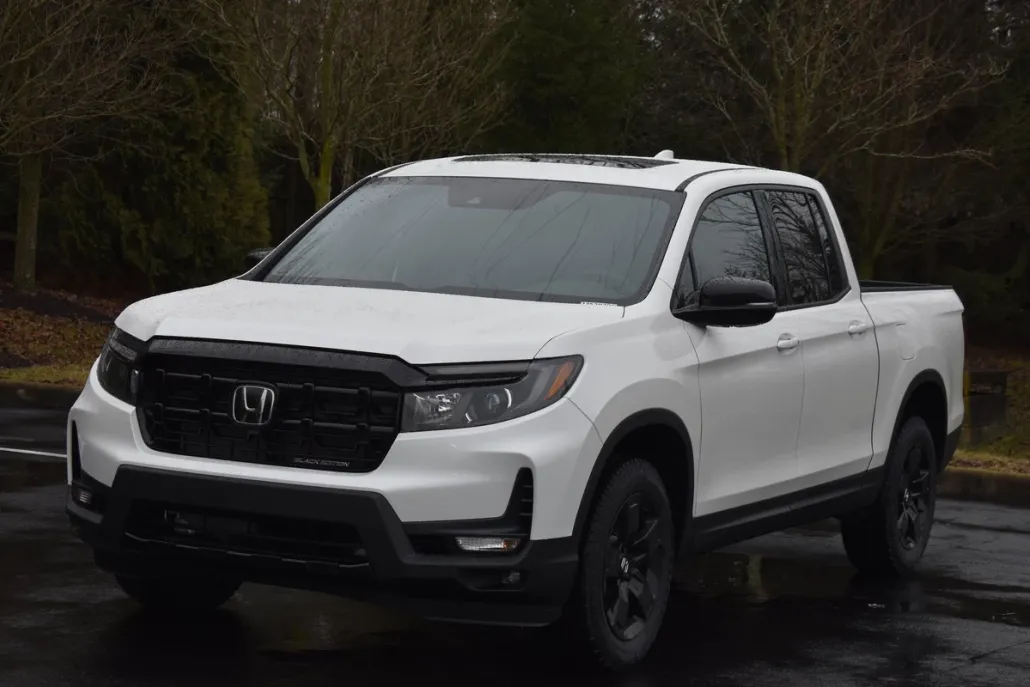 2025 Honda Ridgeline Black Edition photo 1